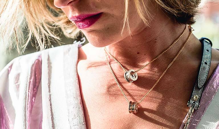 Accesorios minimalistas para quitarse 10 años menos