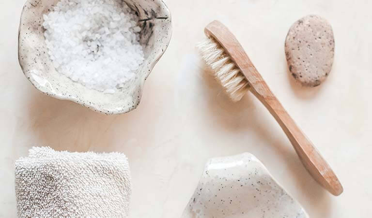 Exfoliantes caseros para deshacerte de la celulitis en piernas, brazos y glúteos